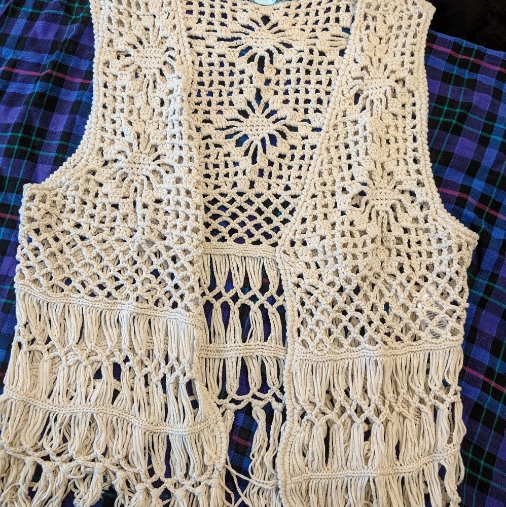 Maurices fringe vest L